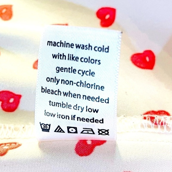 Serenedelicacy Satin Pajama Top & Shorts Set Sz L Valentine’s Day Red Hearts - Picture 6 of 9